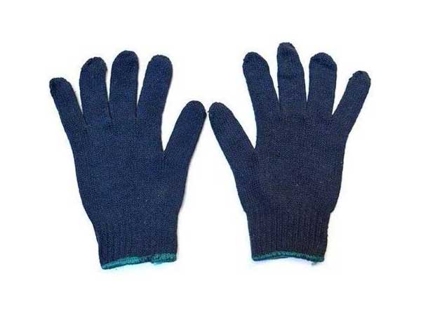 knitted-gloves